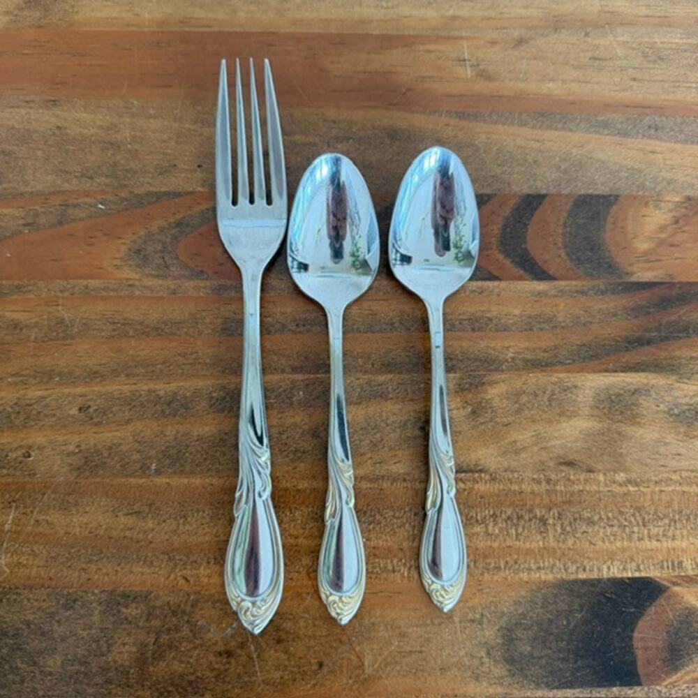 Retroneu Stephanie pattern Stainless Steel Dinner Fork and 2 Teaspoons